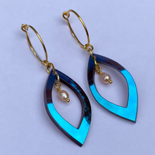 Indlæs billede til gallerivisning Pearl Shades Mellem på Creoler| Blue