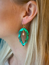 Indlæs billede til gallerivisning Verdens Skove ørering - Blad med perleled