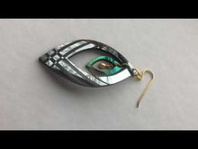 Indlæs og afspil video i gallerivisning Oyster øreringe grafitsølv - sæt