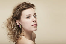 Indlæs billede til gallerivisning Big Wings - Raspberrypink & Golden Glitter - ørestikker